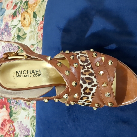 Michael kors shoes  size 7 M color brown - Picture 1 of 9